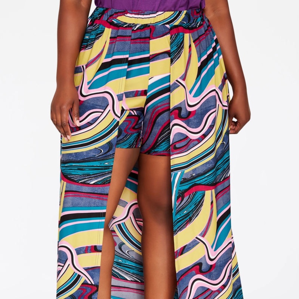 Ashley Stewart shorts w/overlay. Size 28. colorful